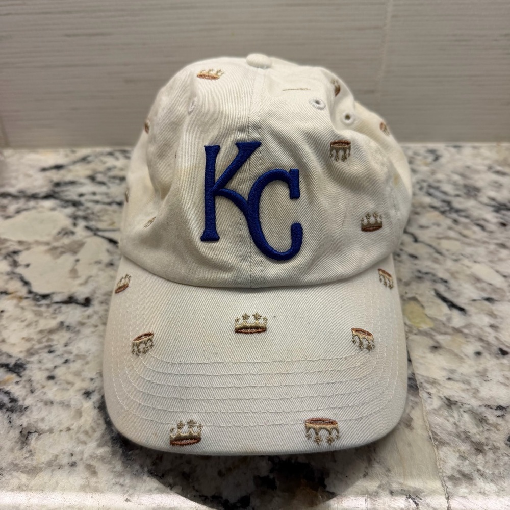 Kansas City KC Crown Logo Embroidered Baseball Cap - Off-White - Picture 1 of 4